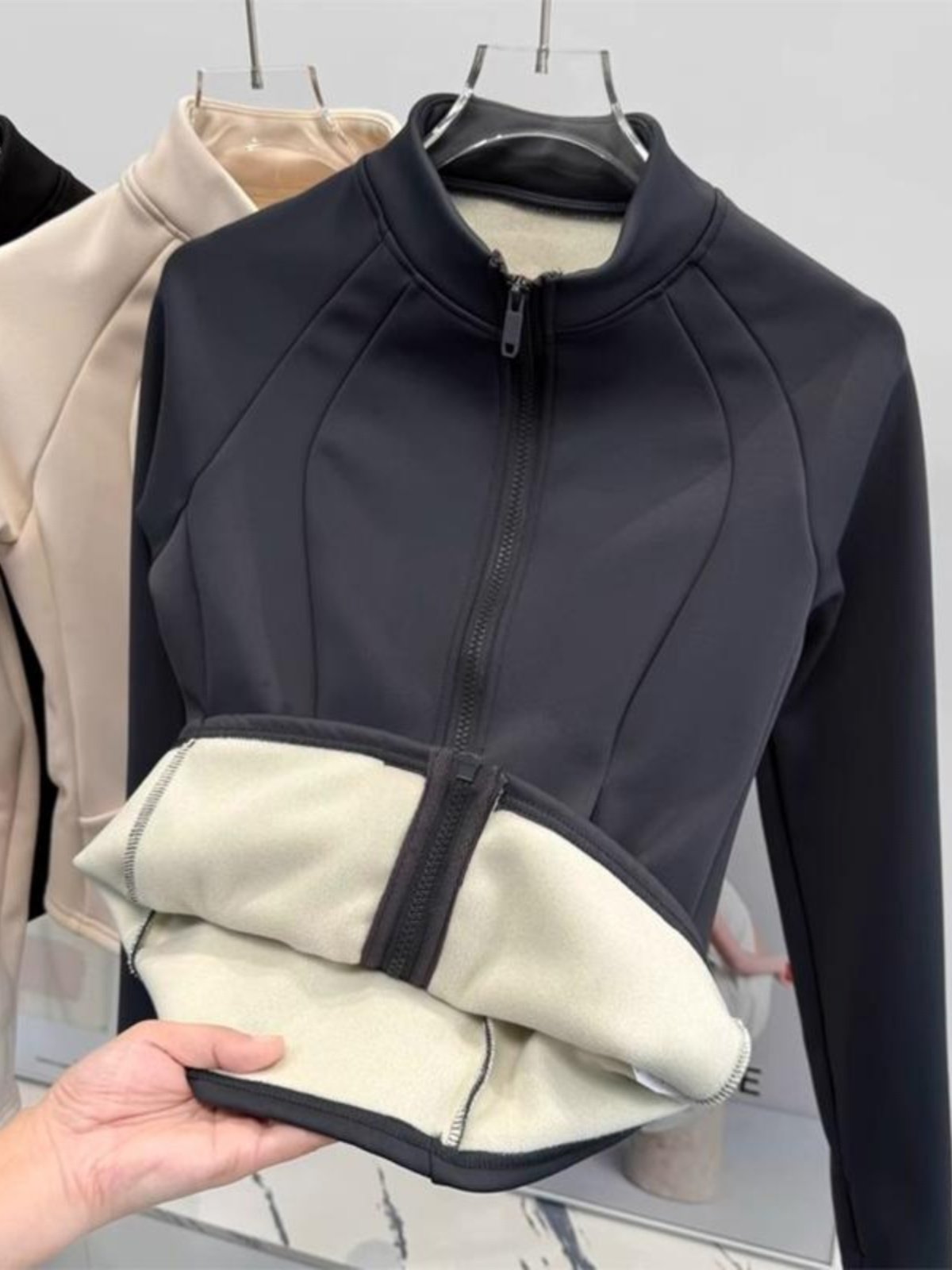 立领双拉炼运动瑜伽服女冬季2025新款保暖加绒加厚修身设计感外套