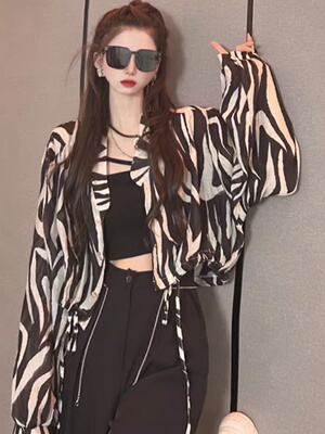 高级感长袖防晒衬衫女夏季2025新款显瘦斑马纹抽绳宽松短款外套女