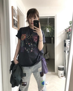 凡他姨【忽而夏至】夏季显瘦高级感炭灰色T恤花朵印花短袖情侣装