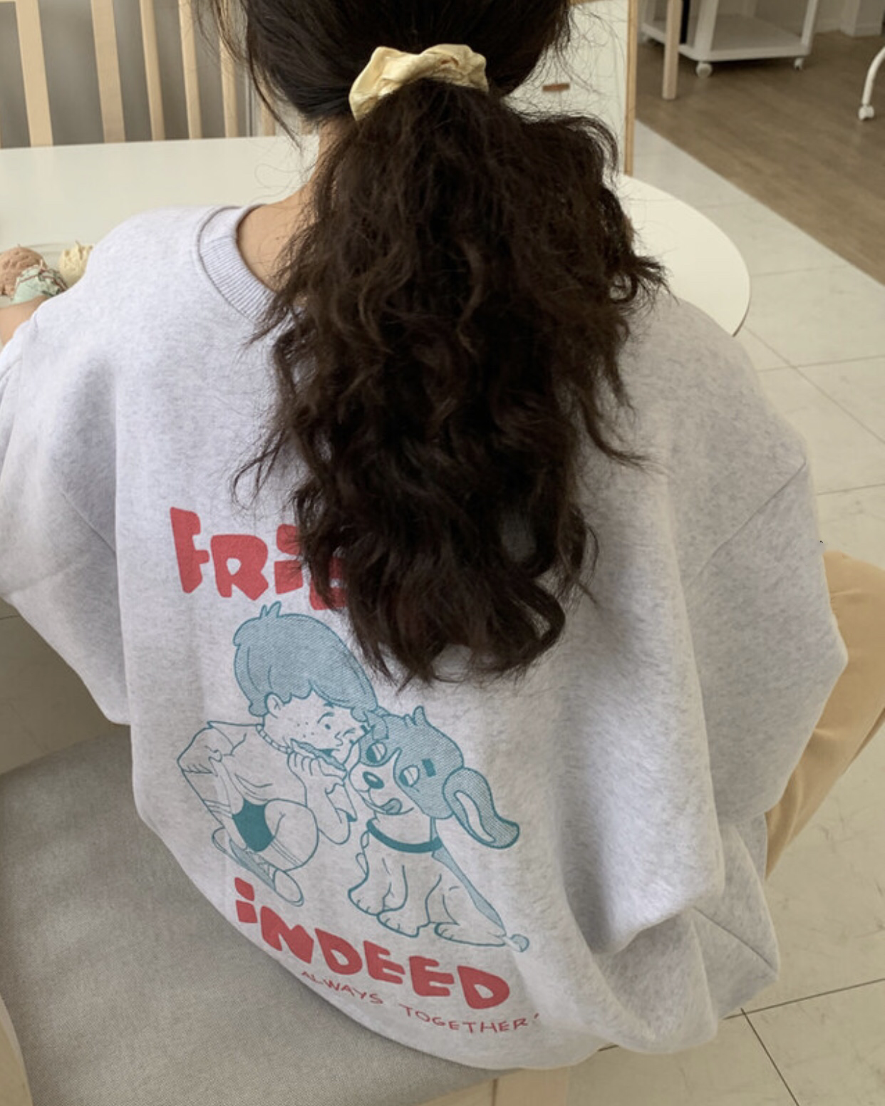 凡他姨【美式老旧漫画】温暖复古风印花男孩与狗圆领卫衣加绒上衣