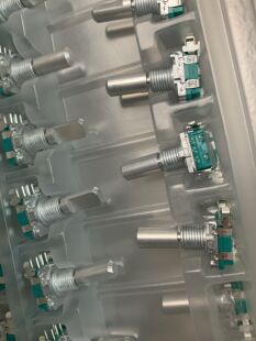 现货ALPS编码器EC11B15242AE定位数30带开关按开行程0.5扭矩12±7