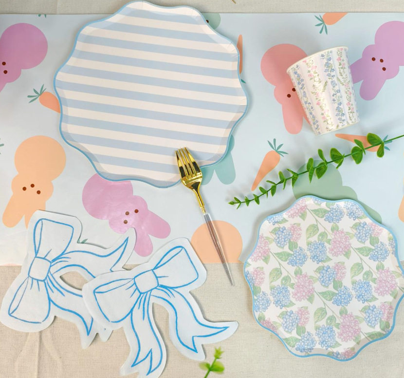 花边浅底纸盘派对餐具Scalloped Flower Disposable Paper Plates