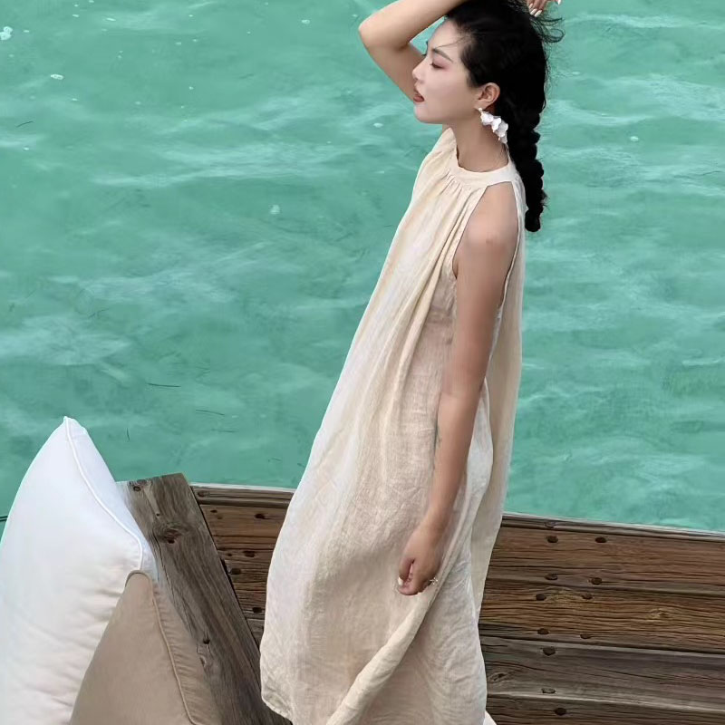 木易初见法式高级感挂脖连衣裙夏小众设计感长裙仙女吊带度假风