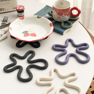 创意不规则花朵硅胶隔热ins风耐高温餐垫 出口订单 Annie Garden