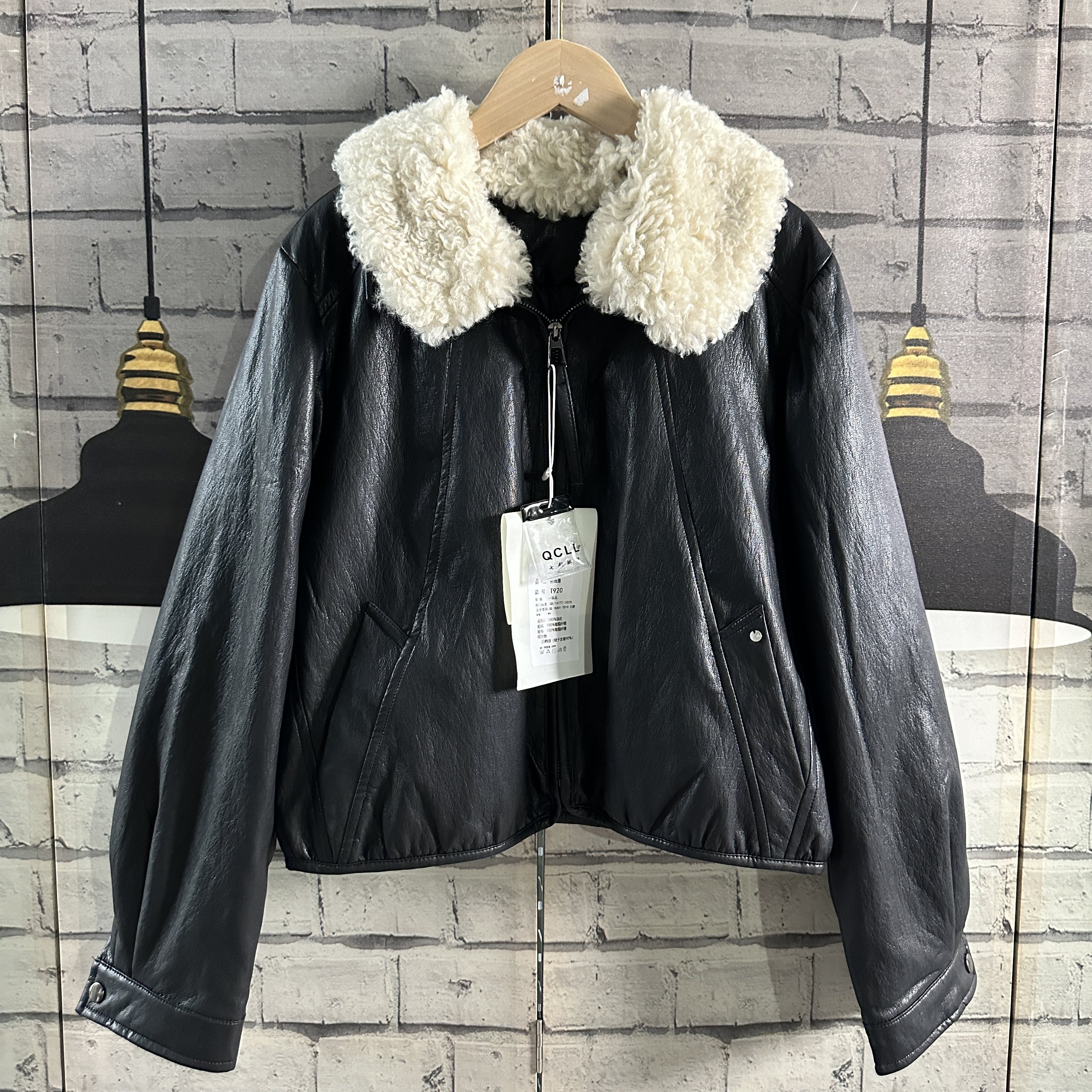 胸围102衣长48小个子女装羽绒服毛领可脱卸皮衣短款羽绒外套女