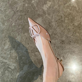 新款 V家法式 气质尖头斩男高跟鞋 2025年秋季 女细跟一字带包头凉鞋