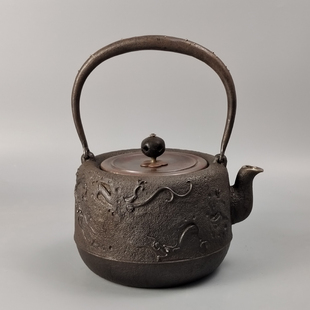 南部釜师定秀造雨龙纹道安形日本铁壶日本回流茶具