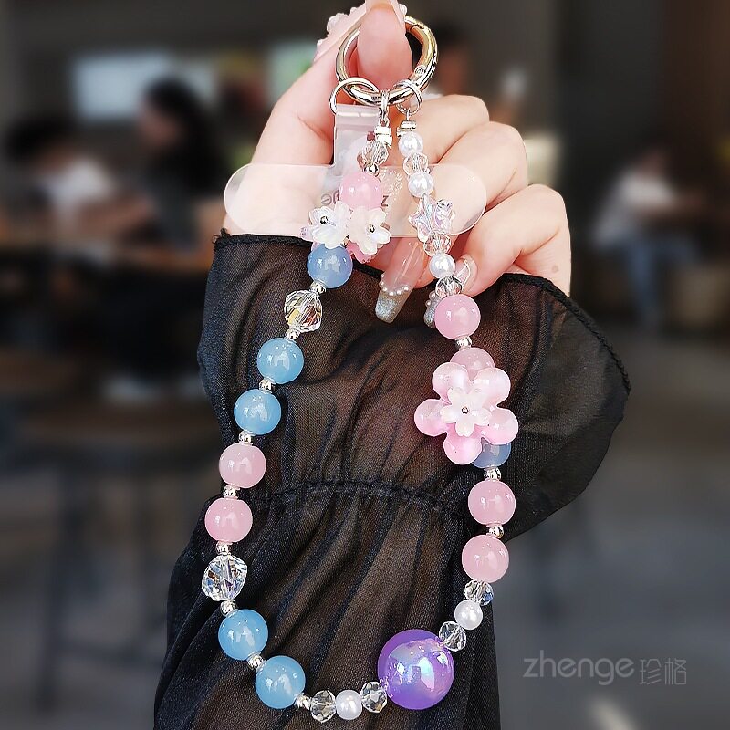 小清新水晶花朵手机链挂件ins女士高级感串珠链条饰品户外旅游出行逛街便携防丢手提腕带壳手机挂绳短款新品