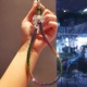 超好看水钻手机挂绳手腕短款 ins女独特轻奢小众精致高级感蝴蝶结吊坠饰品户外旅游行防丢相机套壳挂件链子新