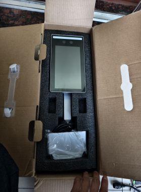 宇泛 M375C3-C-R24N-CS 人像识别终端 对接住建平台，不含软件