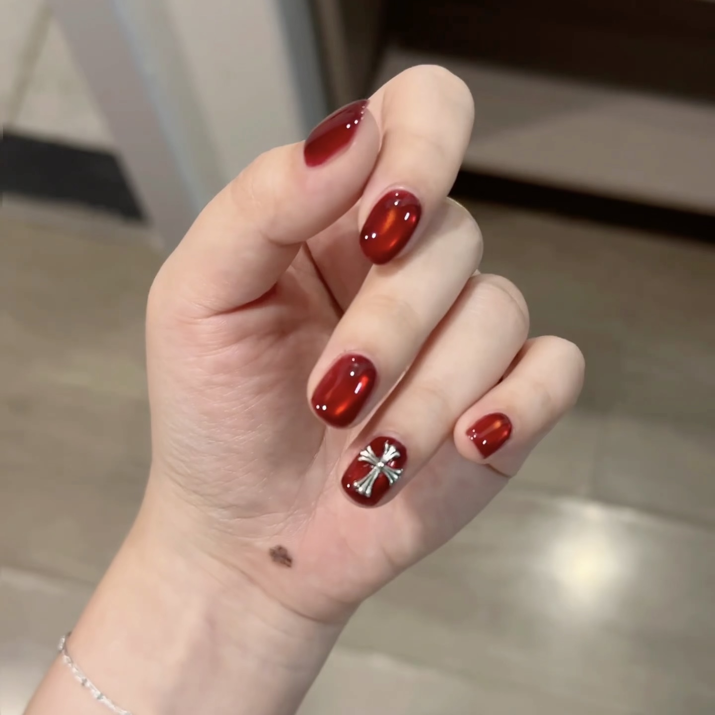 显白牛血红穿戴甲甜酷玻璃珠猫眼