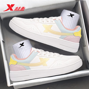 冬季 平板低帮鞋 子运动鞋 板鞋 女 皮面鞋 2025新款 正品 特步女鞋 休闲鞋