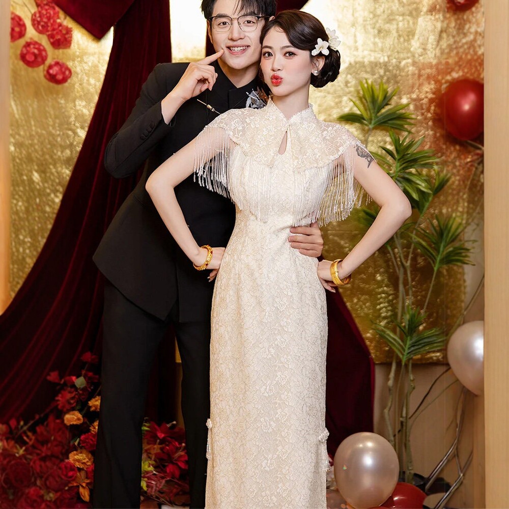 新中式订婚改良旗袍新娘敬酒服女图片