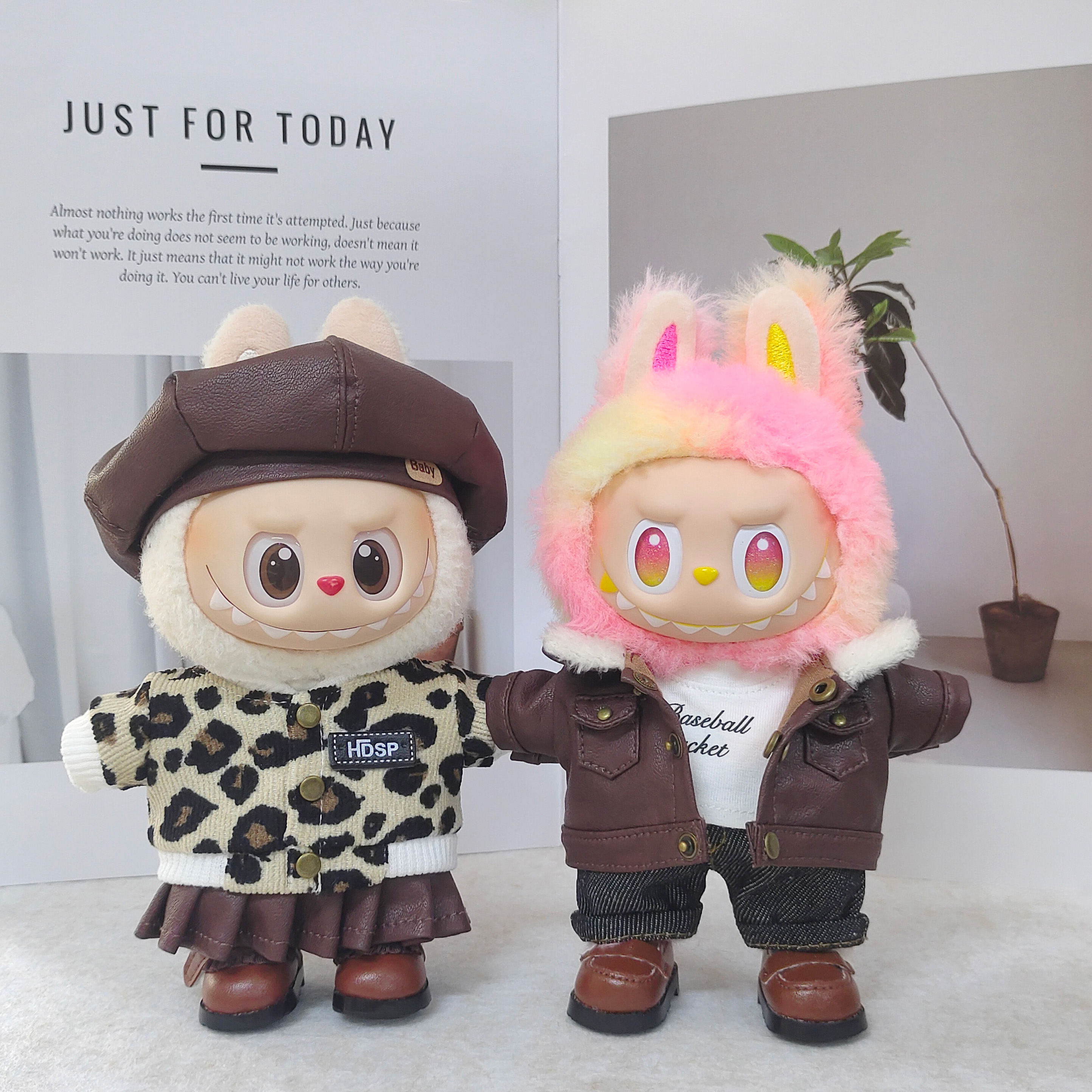 17cm拉布布娃衣搪胶挂件玩偶衣服皮衣/豹纹心动马卡龙labubu着替