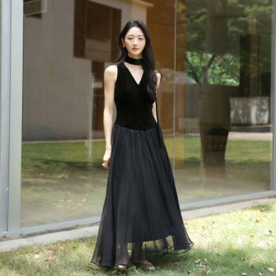 lyna凌小姐2026夏季高级感气质丝绒拼接网纱连衣裙女巨好看的裙子