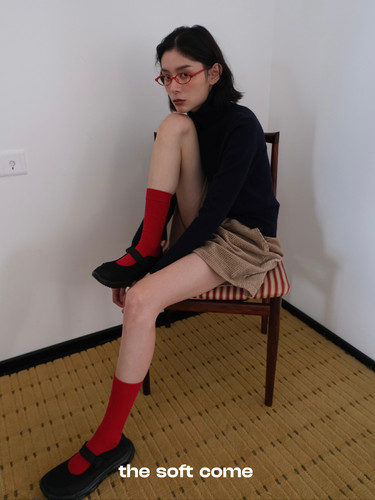 Thesoftcome定染巴黎红中筒袜