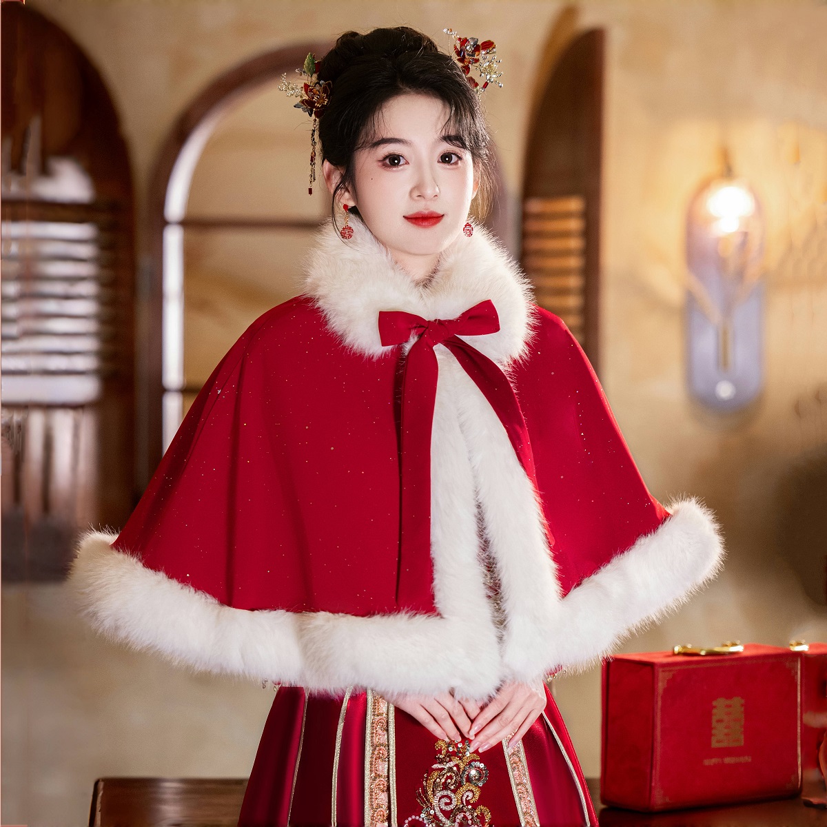 艳莲冬季秀禾服披风中式新娘结婚旗袍敬酒服外套大毛领披肩斗篷女