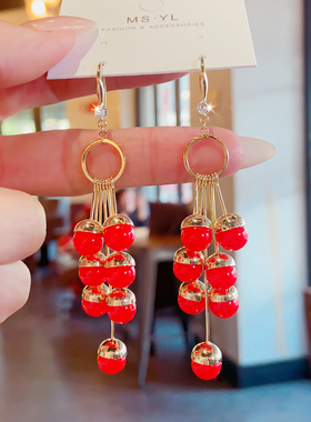 过年戴的红色串珠耳环长款显脸瘦的耳坠2026年新款爆款高级感耳夹