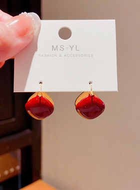 欧美高级感气质简约法式耳饰2025年新款双面方形耳扣安可拉红耳环