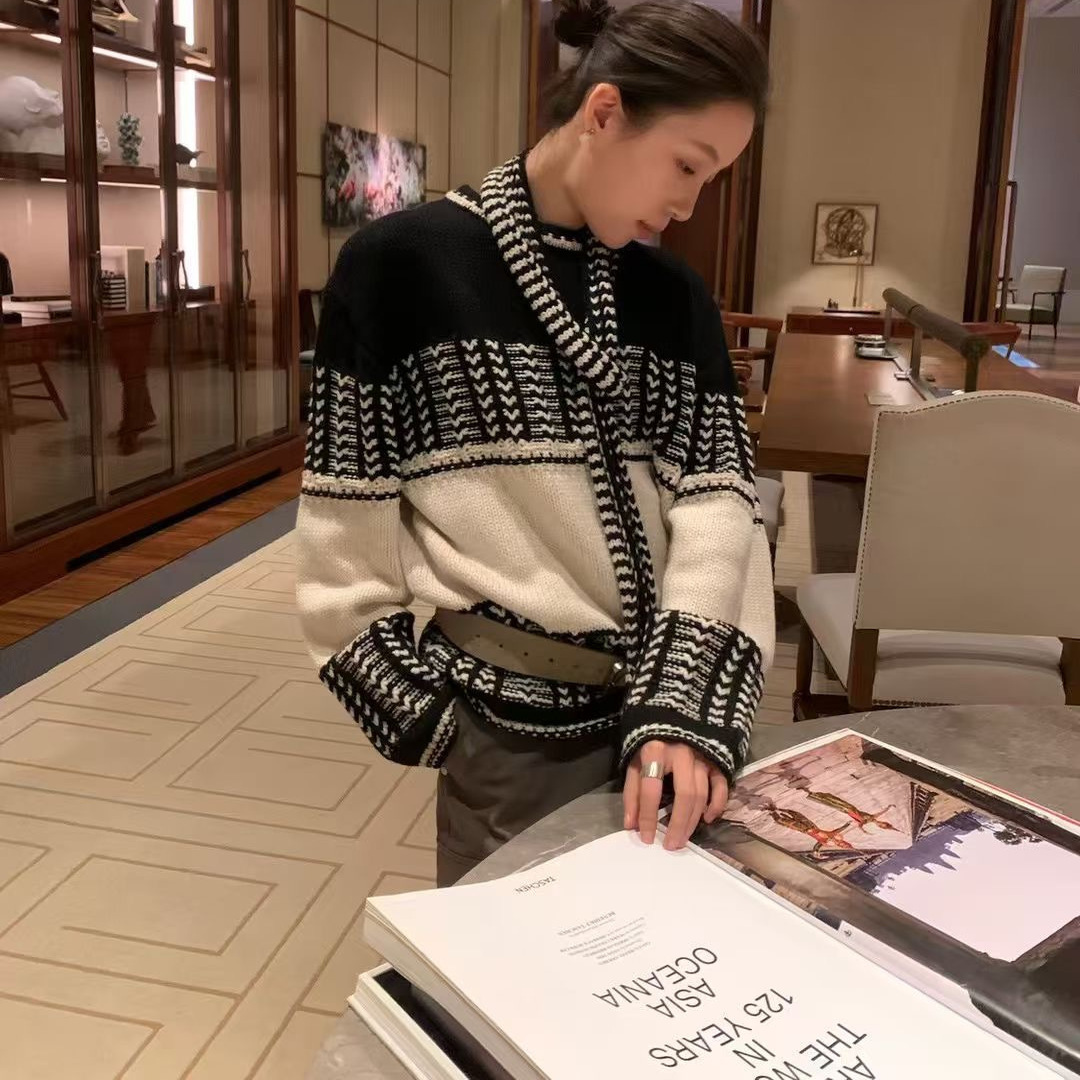 AT fashion2025秋冬新款提花撞色男女同款针织毛衣配围巾慵懒上衣