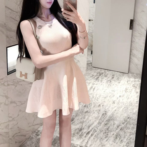 LXYG纯欲挂脖设计感针织连衣裙女夏季气质高级感修身收腰显瘦裙子