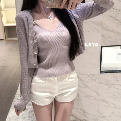 LXYG法式轻奢浮雕双F镂空V领金属针织吊带背心显瘦满印开衫套装女
