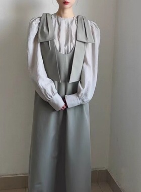 U.YU有鱼2025春新款蝴蝶结肩带深V背心裙女中长款小众无袖连衣裙