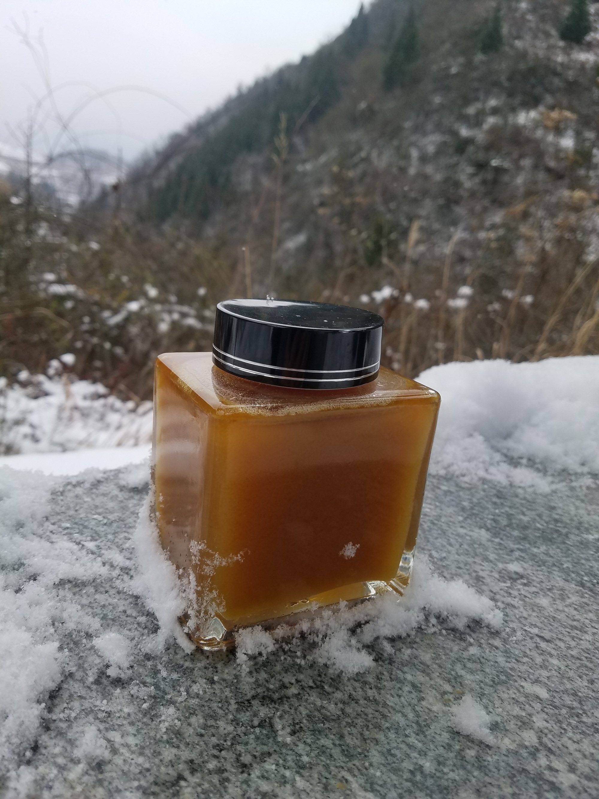 秦岭深山木桶土蜂蜜500g纯正天然蜂巢蜜野生成熟百花蜜五倍子蜜