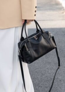 大牌头层牛皮手提托特包女2026新款真皮软皮大容量单肩斜挎邮差包