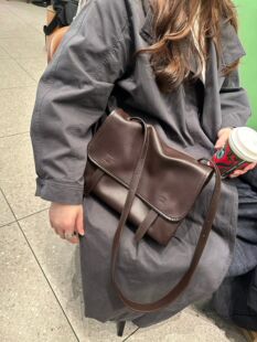 大牌时尚潮流软牛皮手提托特包大容量通勤腋下真皮单肩斜挎邮差包