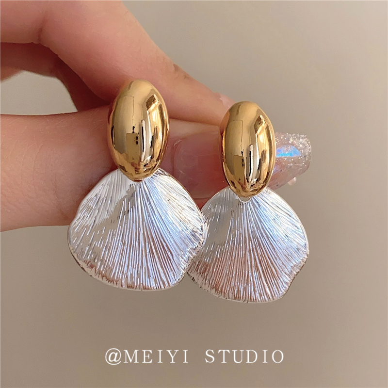 谁能不爱~撞色金属树叶吊坠气质耳环 高级感轻奢小众设计气质耳钉