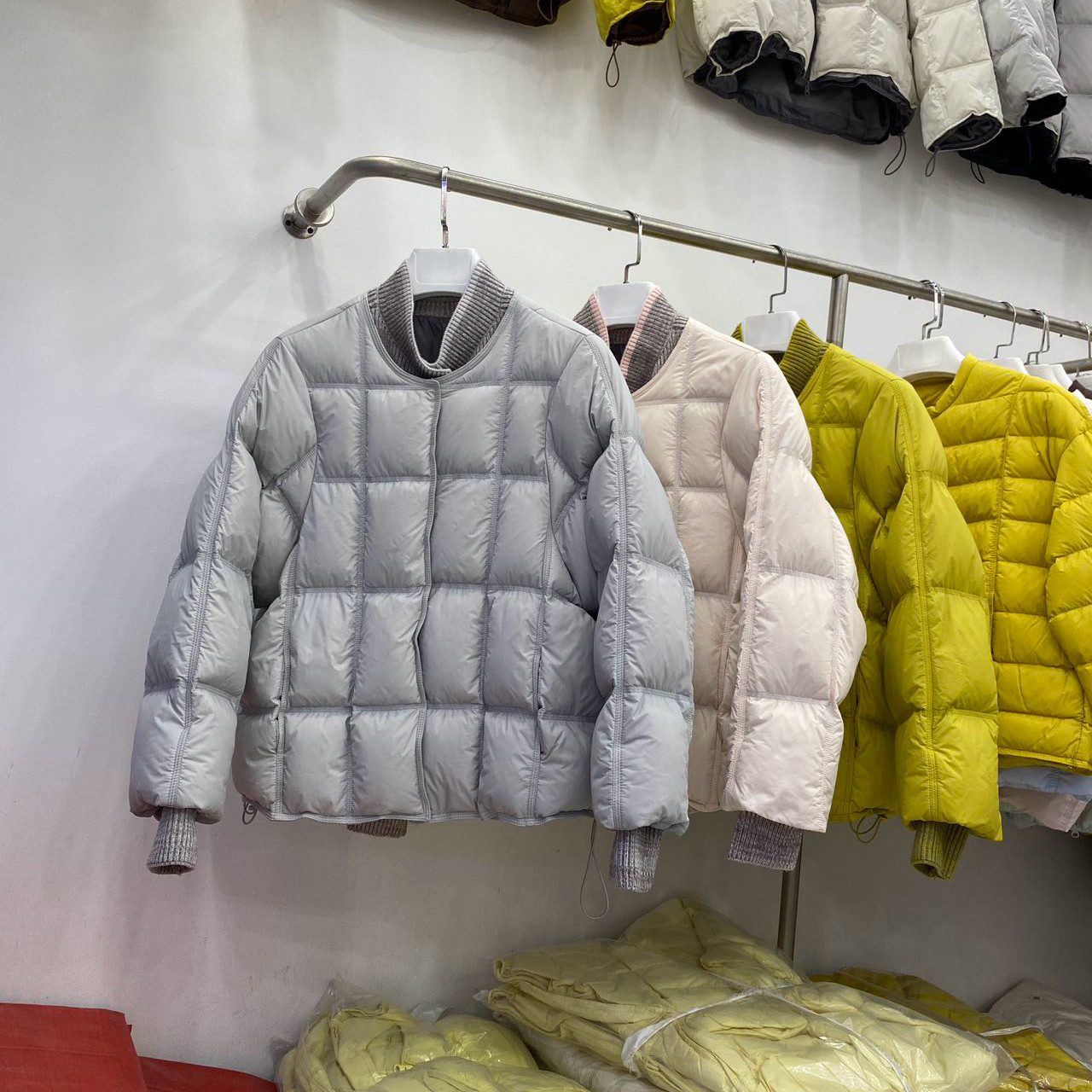 针织拼接轻薄羽绒服女短款2026冬季新款时尚宽松显瘦保暖休闲外套