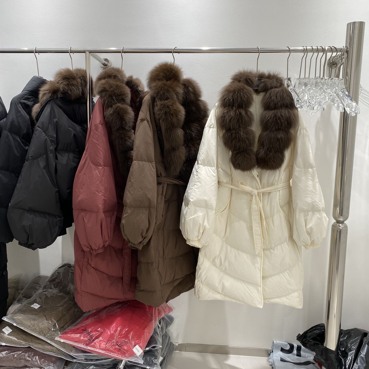 欧货2026冬新款天然狐狸真毛领羽绒服女长款过膝收腰加厚时尚外套