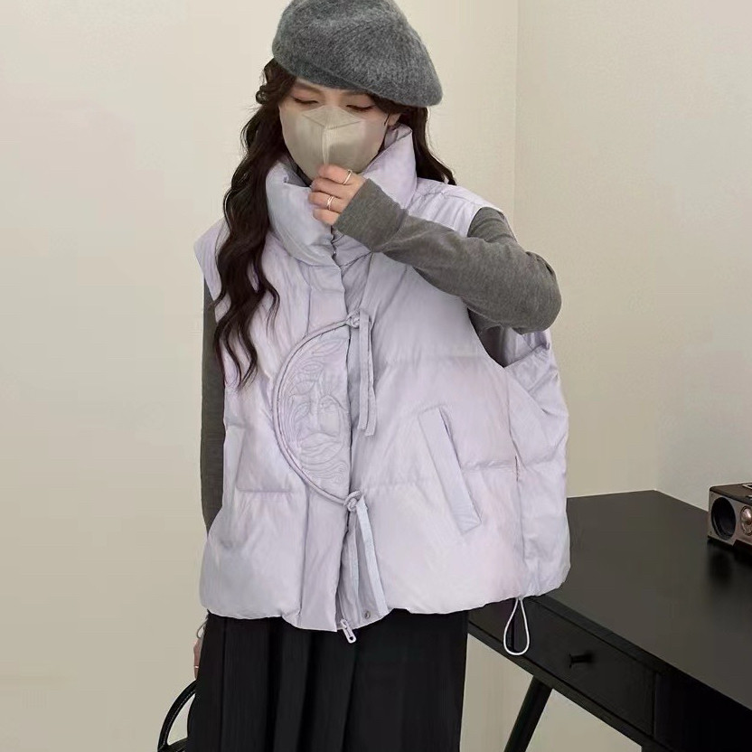 刺绣图案新中式复古羽绒服马甲