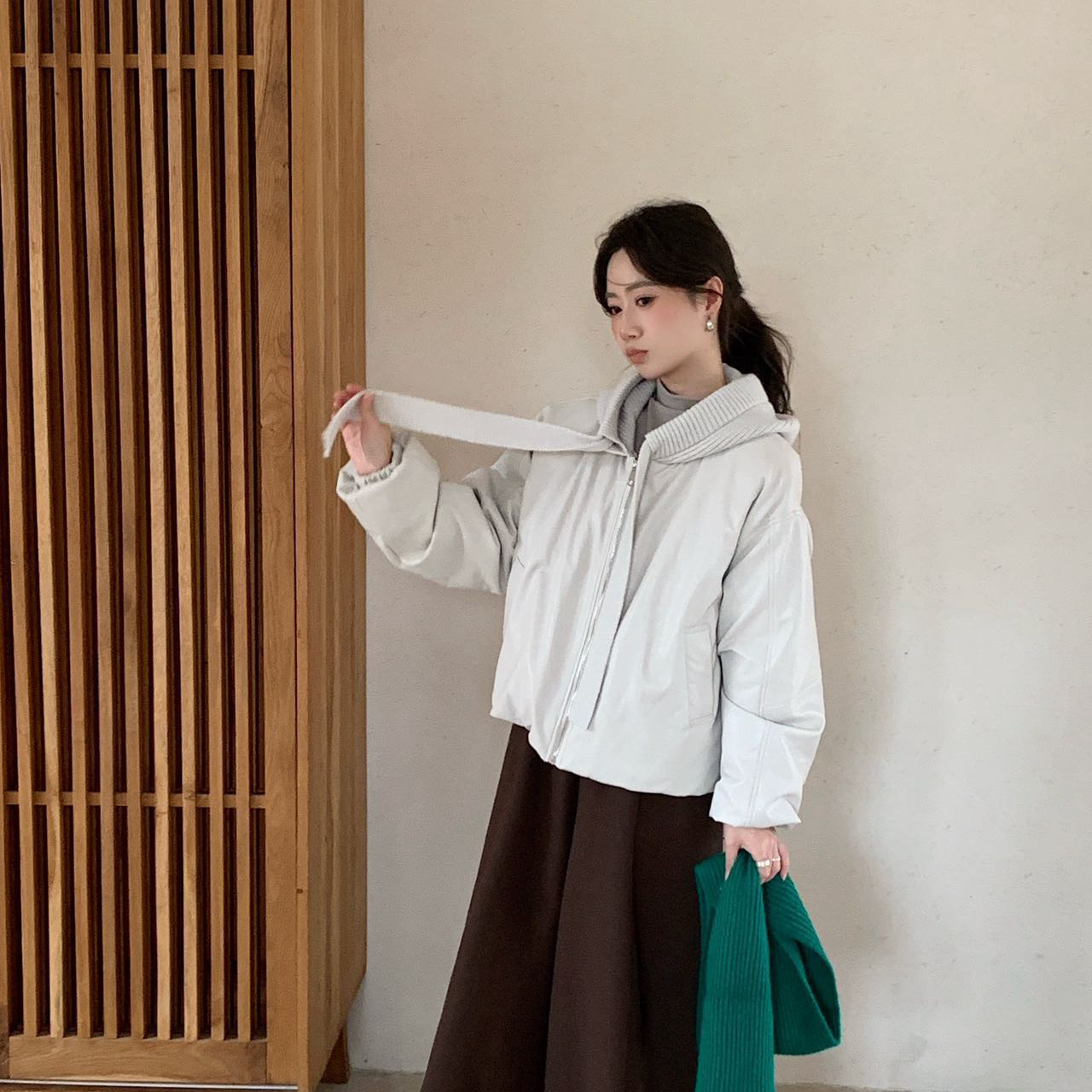 2026冬新款羽绒服女短款皮衣针织连帽拼接加厚宽松阔版鸭绒暖外套