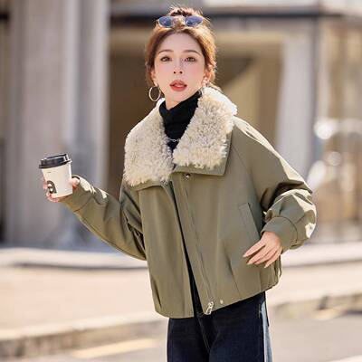 加绒加厚外毛套W5908-11女冬新洋气龄百减搭仿羊羔款翻领派克服