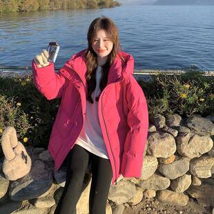 好看玫红色羽绒服女冬C72-908季短款款小个超白鸭绒冲新锋衣子外