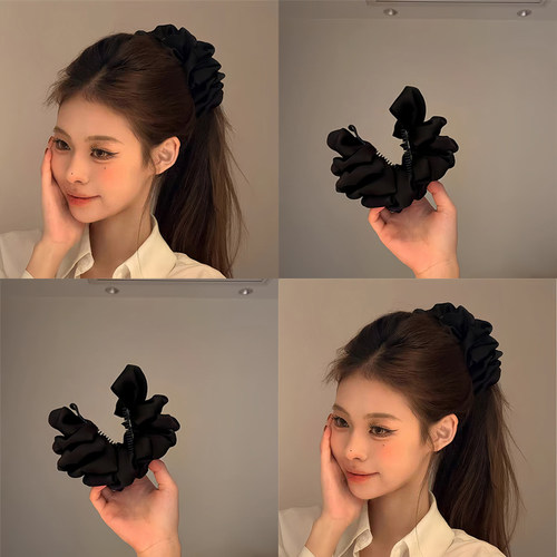 秋冬限定！黑色褶皱泡泡香蕉夹