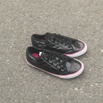 满2包邮7.20瑕疵女童低帮系带PU面平底休闲女童鞋