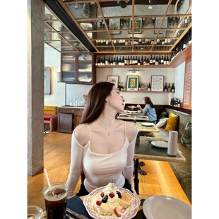 纯欲修身 漂亮肩颈线 zhazha 一字领大U领挂脖露肩白色T恤 Dear