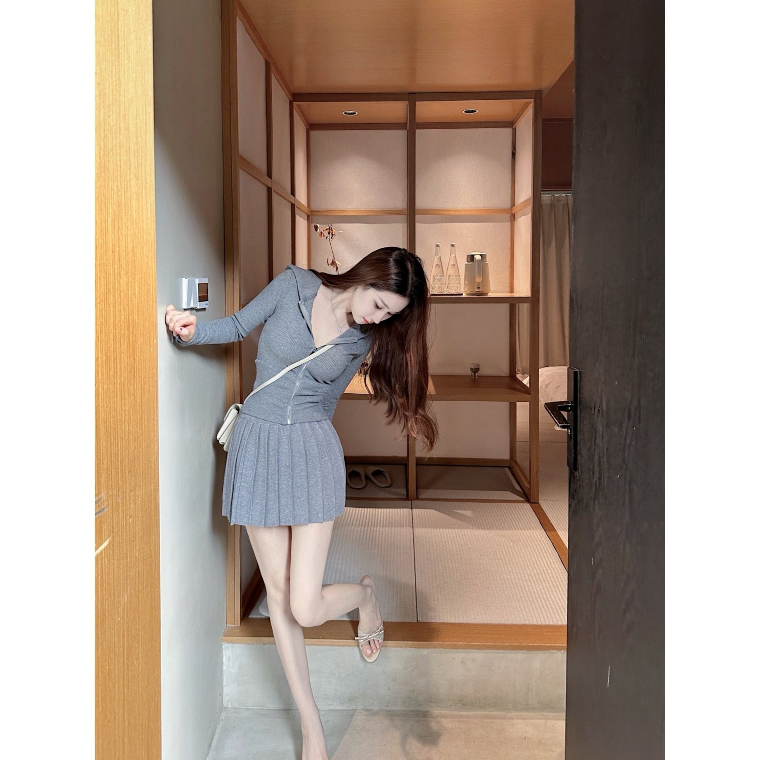 【Dear zhazha】miu感格雷系~纯欲修身灰色套装短款连帽拉链开衫