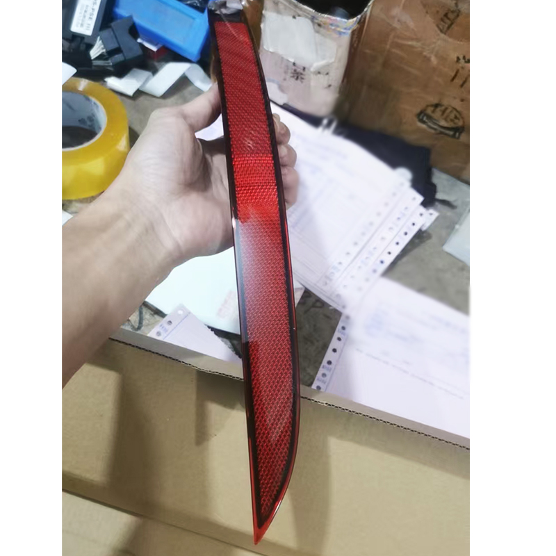 cayenne尾灯macan后杠反光灯亮条