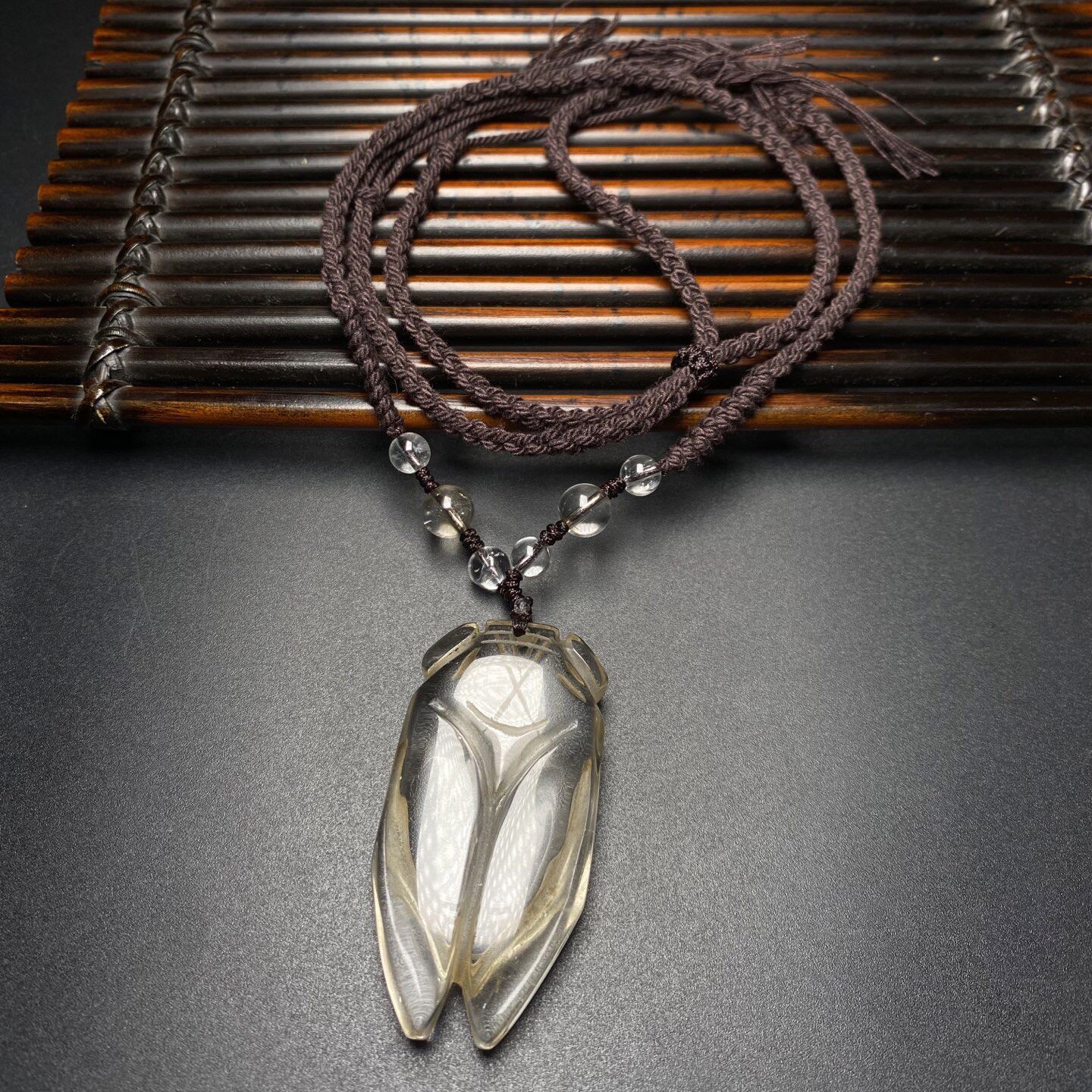 精品巧雕白水晶一鸣惊人编制项链挂件吊坠配饰