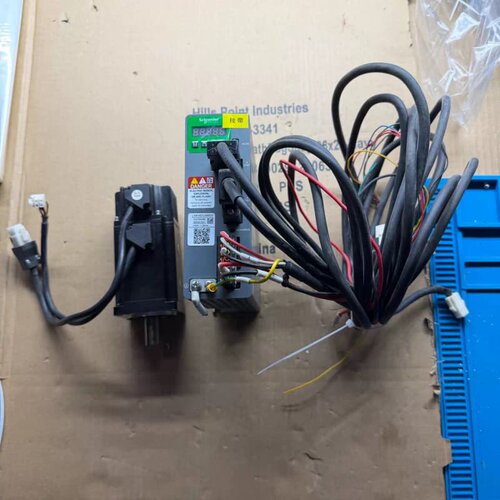 售前询价LXM16DU04M2X BCH16HD04330A5C2 伺服马达套装 400W议价