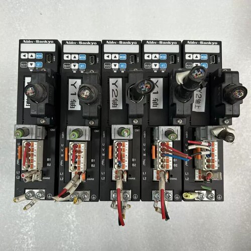 售前询价三协伺服驱动器 型号DA2Z121R2F 100W功率 成色