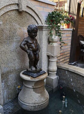 铜雕艺术世界比利时尿童撒尿喷水