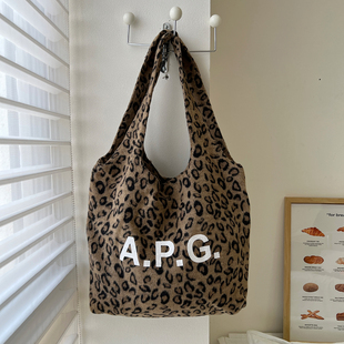 秋冬时髦豹纹包包女托特包大容量手提单肩包百搭慵懒风毛呢腋下包