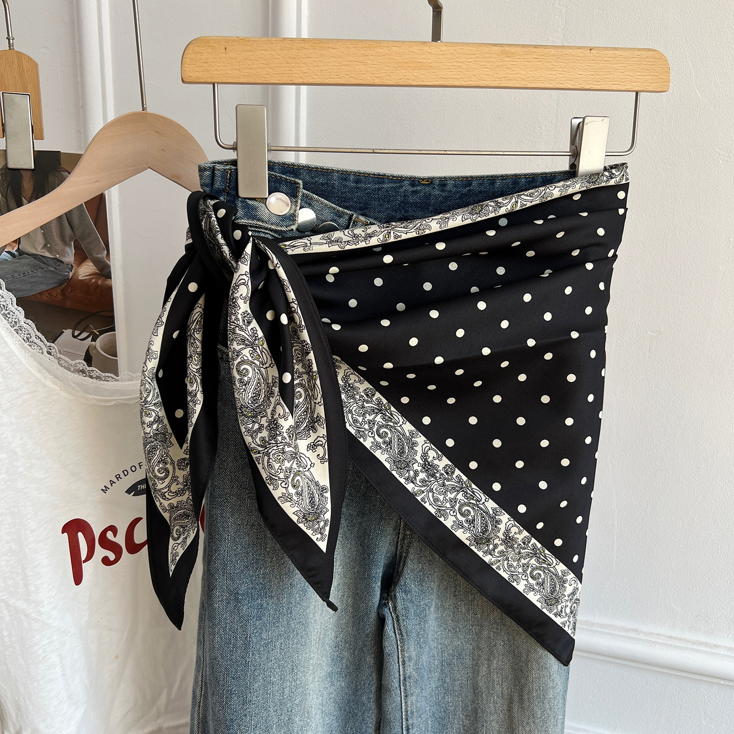 韩系ins博主同款波点丝巾腰巾屁帘女披肩多功能装饰三角巾包头巾,服饰配件/皮带/帽子/围巾,围巾/丝巾/披肩,淘宝优惠券,粉丝福利购,淘宝优惠卷