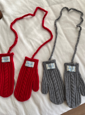 韩国时髦挂脖手套女冬季防寒保暖复古麻花针织包指连绳手套可触屏