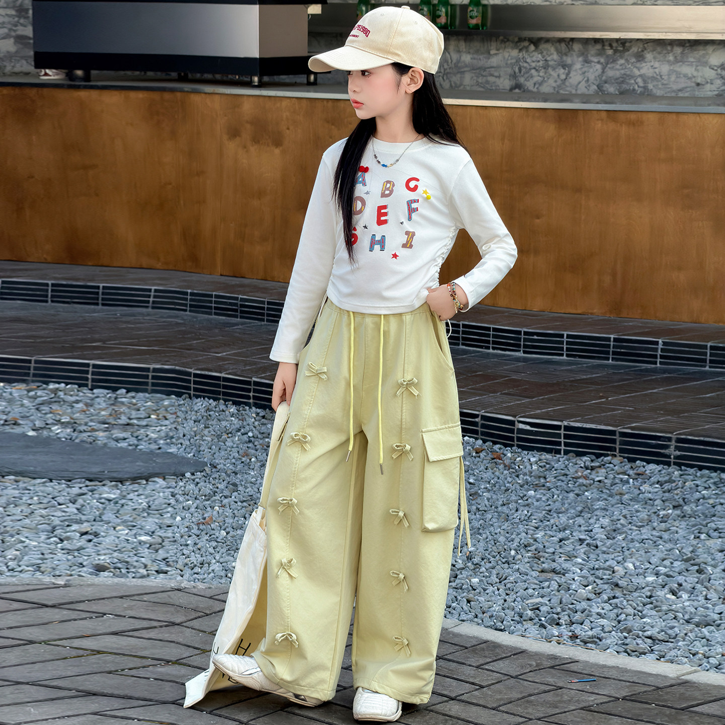女童春装套装2026新款字母印花长袖上衣蝴蝶结工装阔腿裤两件套装